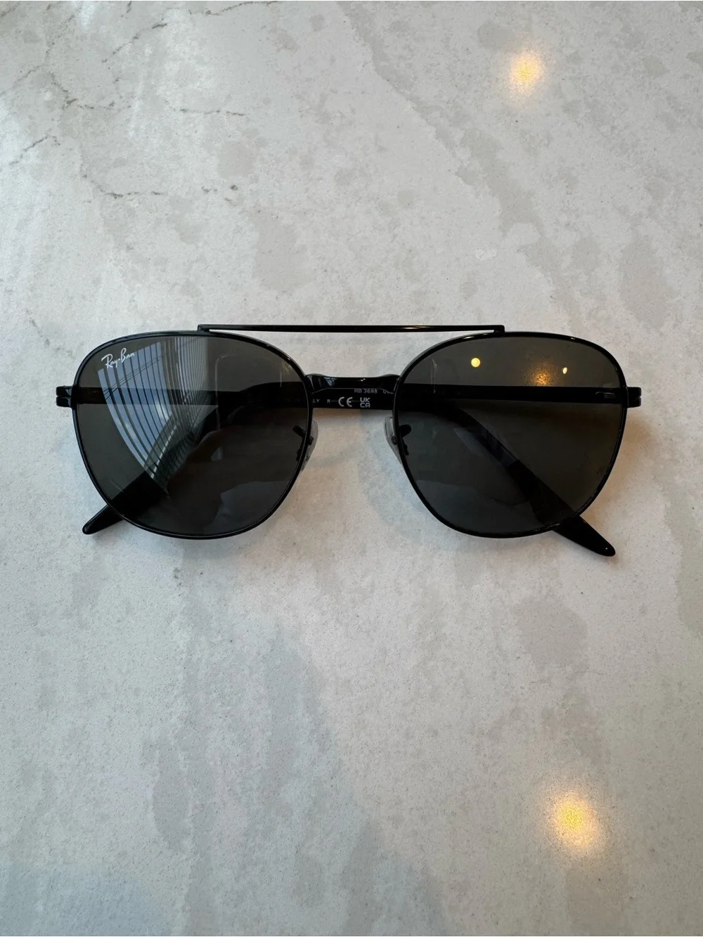 Ray-Ban sleek ray
